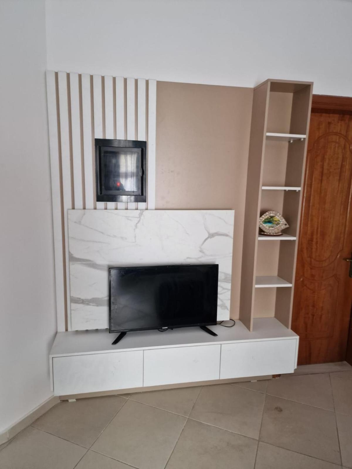 Apartament Edi *